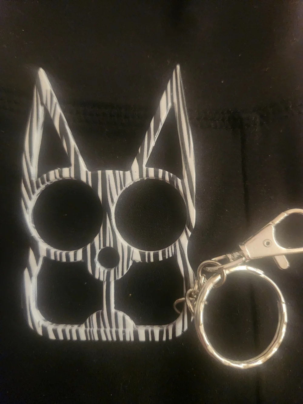 Cat-shaped Self-Defense Keychain - Black and White